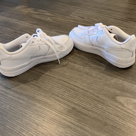 ** Size 5 kids AKA 6.5 womens AIR FORCE 1s ** in excellent condition! - Picture 3 of 3